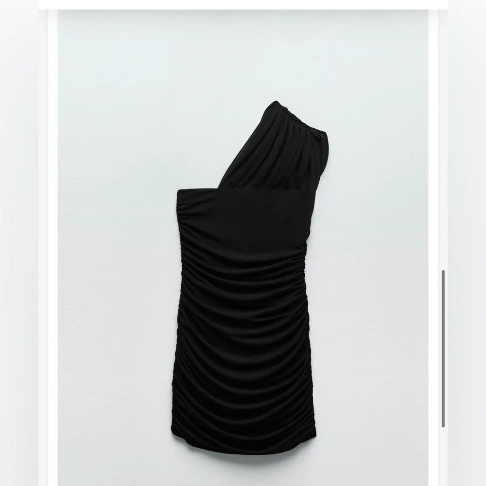ASYMMETRICAL DRESS WITH RUCHING - Picture 3 of 4